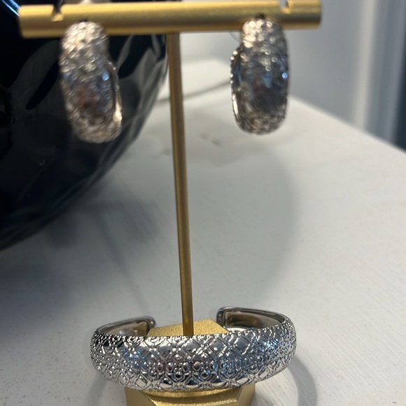 Kendra Scott, silver hoop and cuff set - Picture 3 of 3
